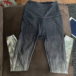 Small Beyond Yoga leggings